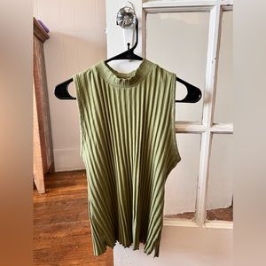A New Day turtleneck ruffled tank top, size medium